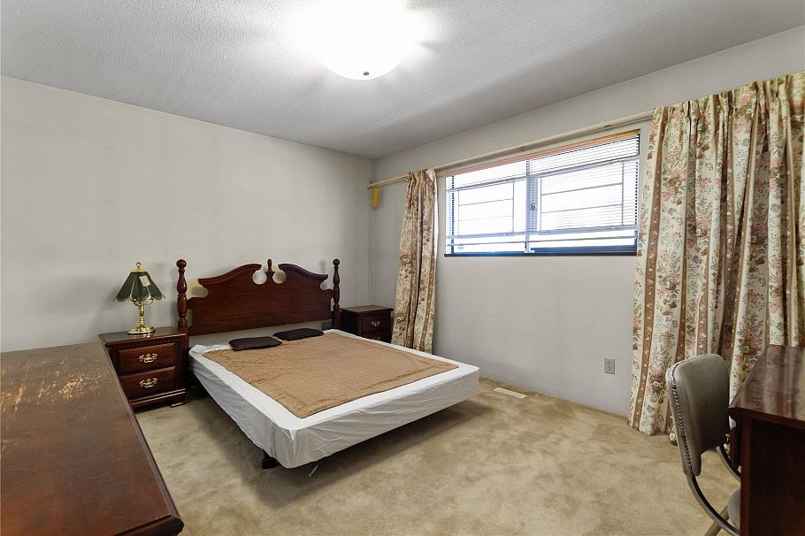 2986 E 3rd Avenue Vancouver, BC - 10