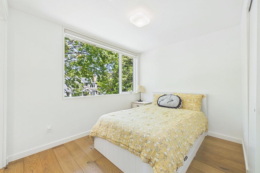 2996 W 11th Avenue Vancouver, BC - 24
