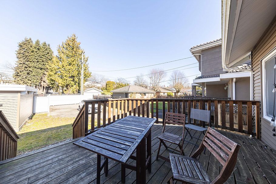 2079 W 46th Avenue Vancouver, BC - 5