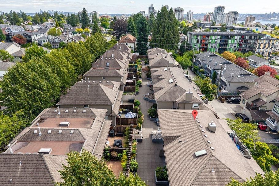 22 2133 St. Georges Avenue North Vancouver, BC - 29
