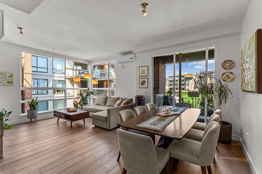 404 719 W 3rd Street North Vancouver, BC - 2