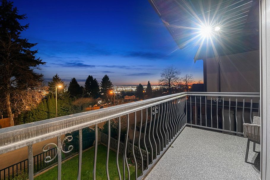 2131 Fraserview Drive Vancouver, BC - 3
