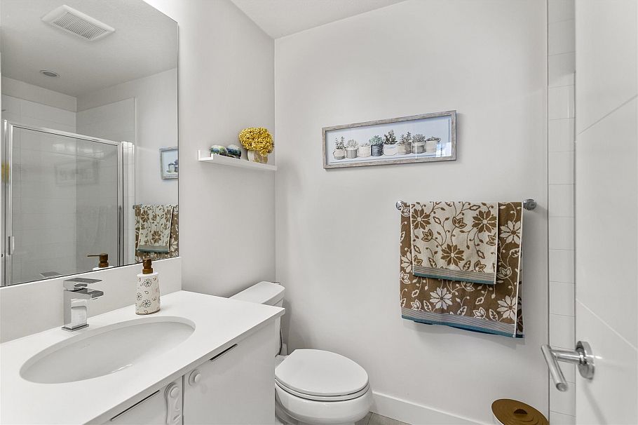 404 719 W 3rd Street North Vancouver, BC - 10