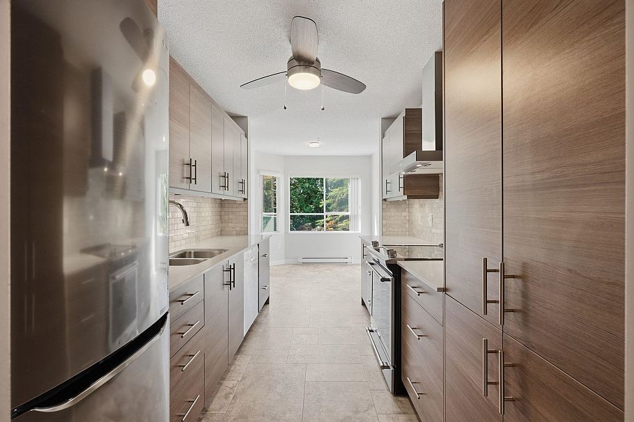 301 3680 Banff Court North Vancouver, BC - 16