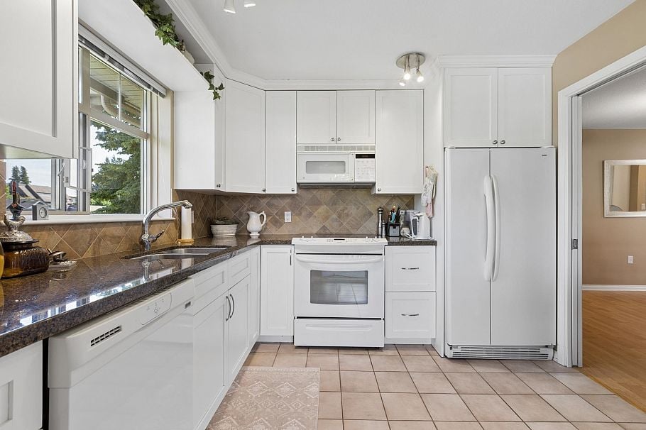 505 2059 Chesterfield Avenue North Vancouver, BC - 12