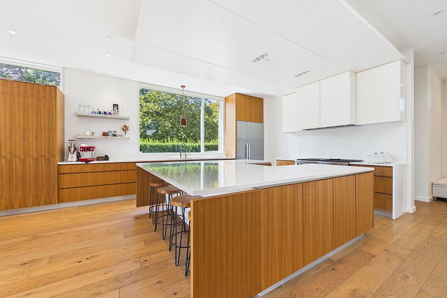 2996 W 11th Avenue Vancouver, BC - 14