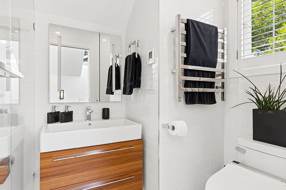 2760 W 2nd Avenue Vancouver, BC - 26