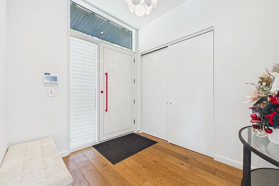 2996 W 11th Avenue Vancouver, BC - 8