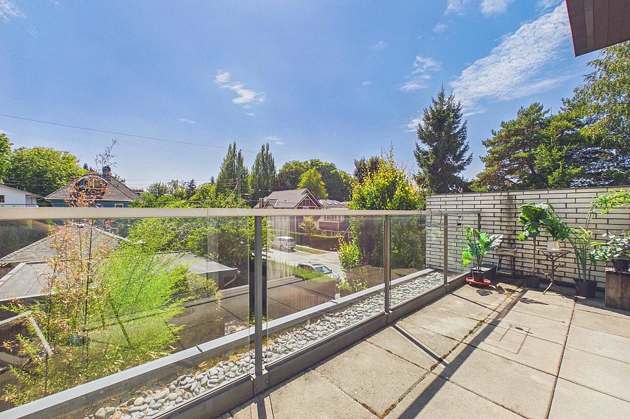 2996 W 11th Avenue Vancouver, BC - 30