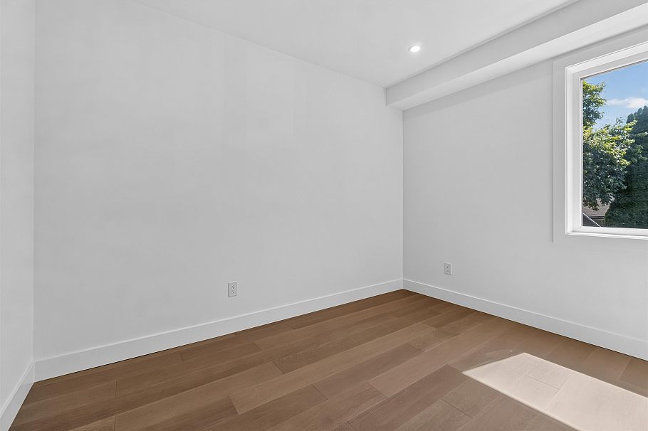 1 3271 E Georgia Street Vancouver, BC - 14