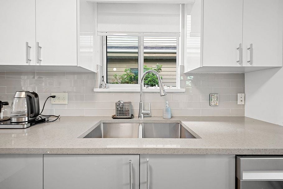 8 815 Tobruck Avenue North Vancouver, BC - 7