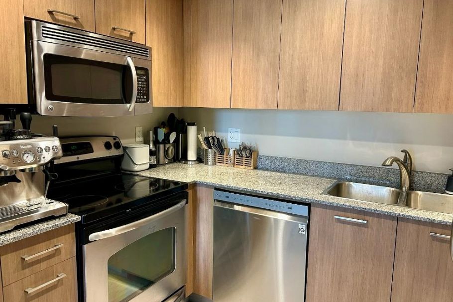 809 1212 Howe Street Vancouver, BC - 8