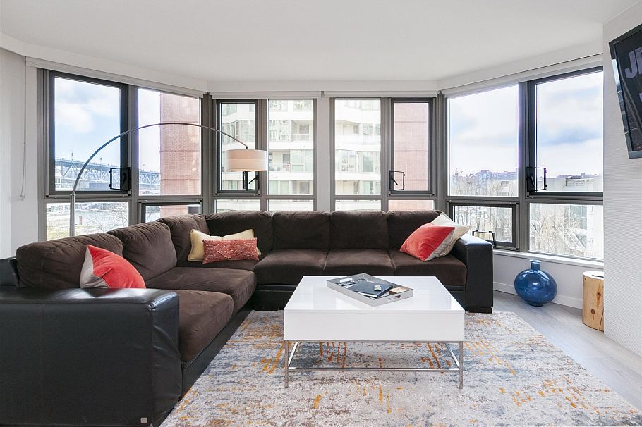 303 1625 Hornby Street Vancouver, BC - 4