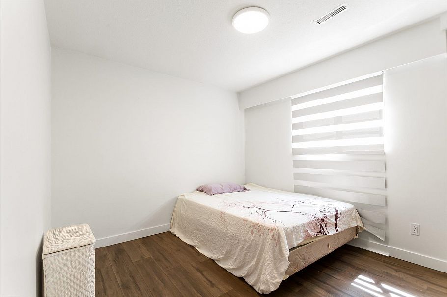 2986 E 3rd Avenue Vancouver, BC - 19