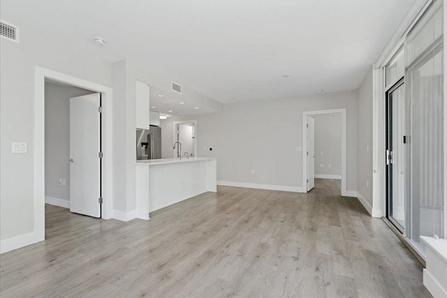 302 8533 River District Crossing Vancouver, BC - 8