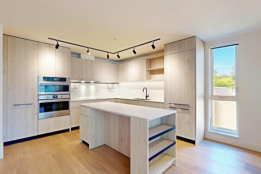 3930 Dumfries Street Vancouver, BC - 4