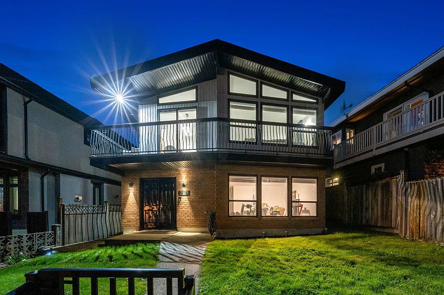 2131 Fraserview Drive Vancouver, BC - 2