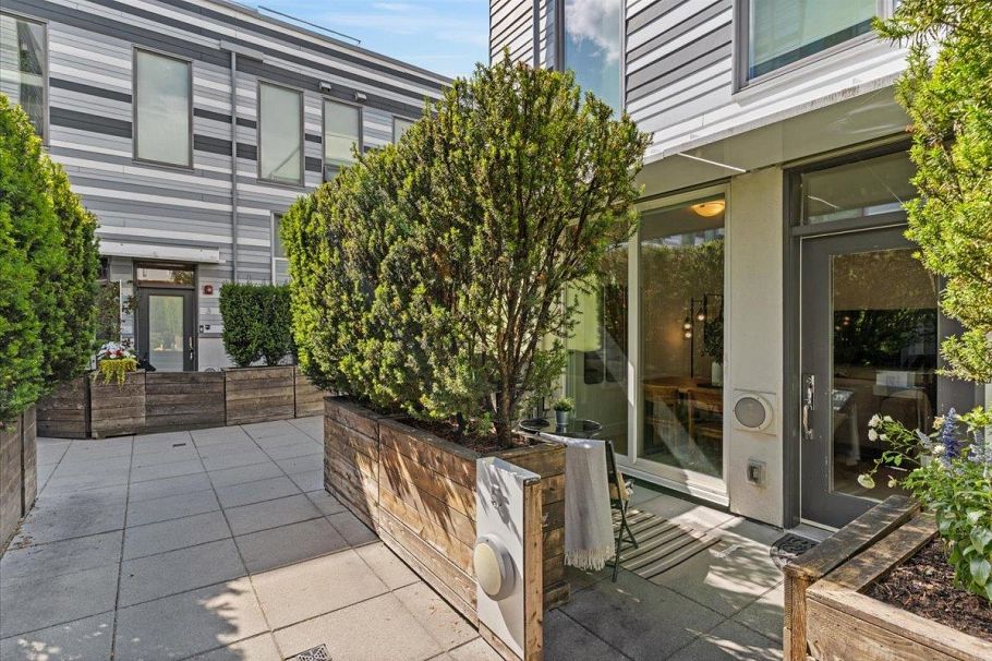 5 1415 E 1st Avenue Vancouver, BC - 22
