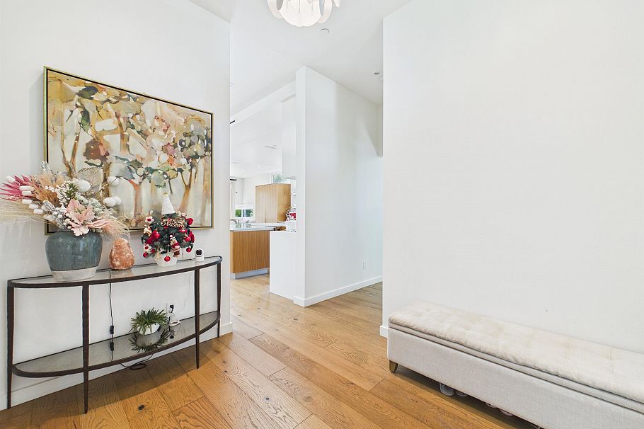 2996 W 11th Avenue Vancouver, BC - 10