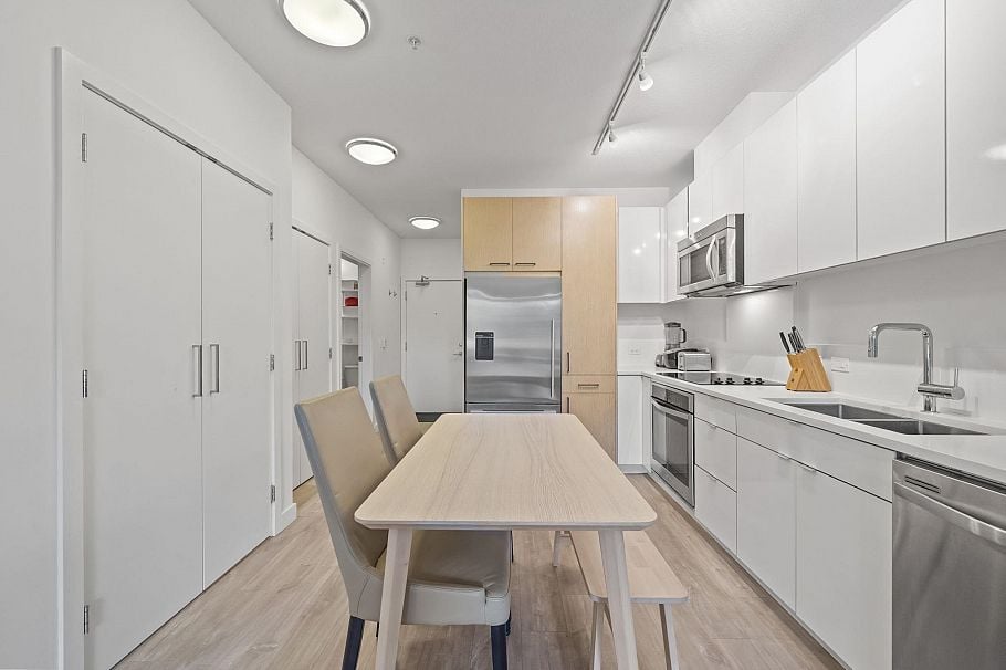 214 1621 Hamilton Avenue North Vancouver, BC - 10