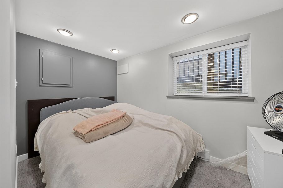 4327 W 12th Avenue Vancouver, BC - 14