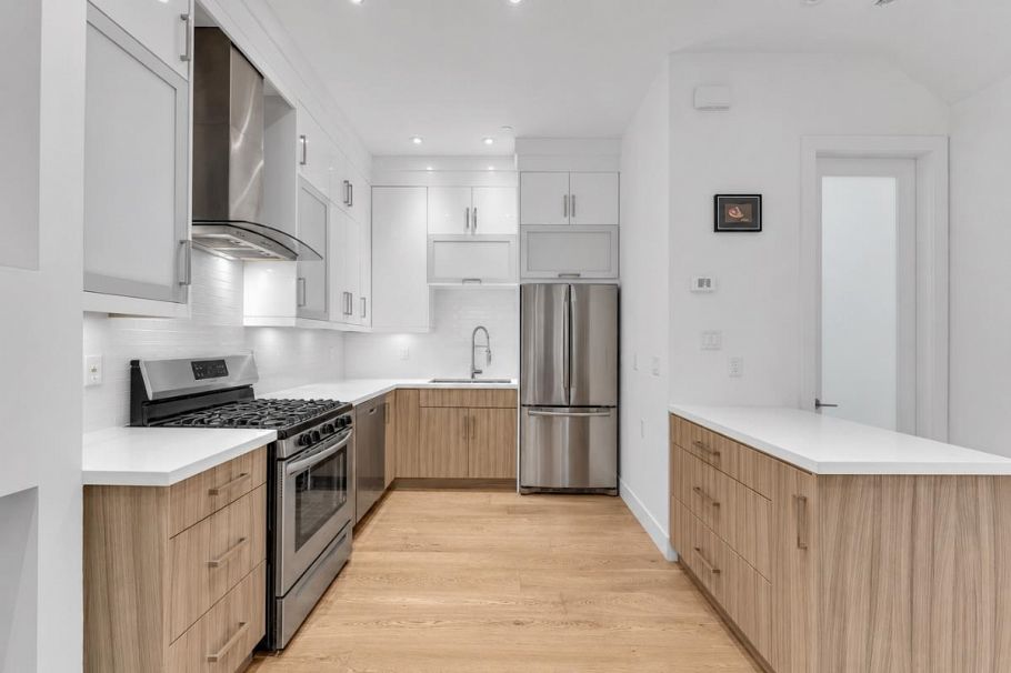 2 1136 E Pender Street Vancouver, BC - 3
