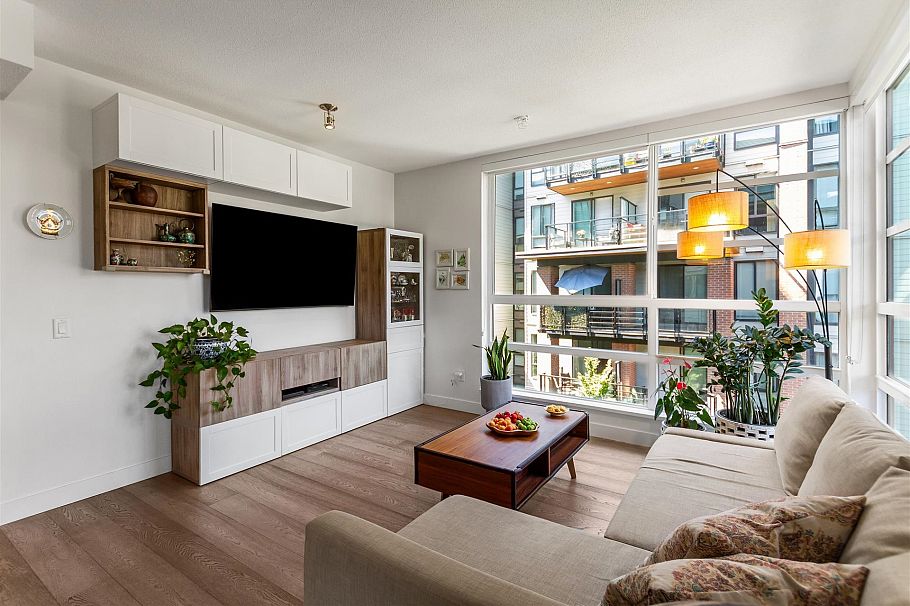 404 719 W 3rd Street North Vancouver, BC - 3