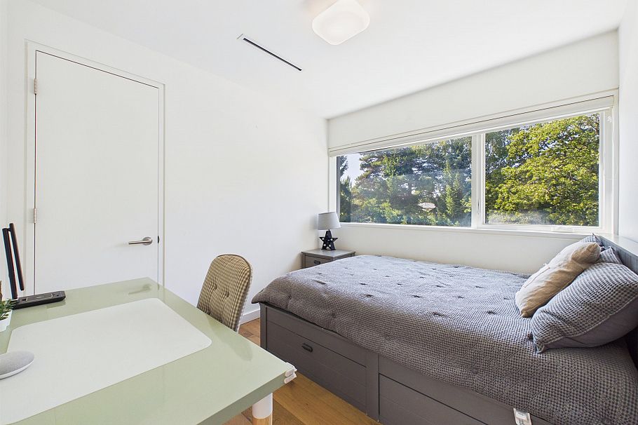 2996 W 11th Avenue Vancouver, BC - 22