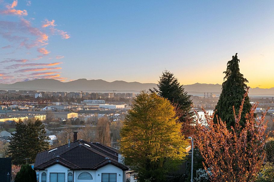 2131 Fraserview Drive Vancouver, BC - 5