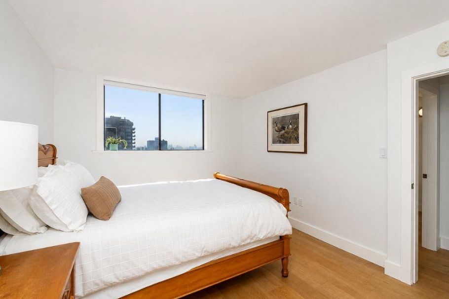 1104 114 W Keith Road North Vancouver, BC - 21