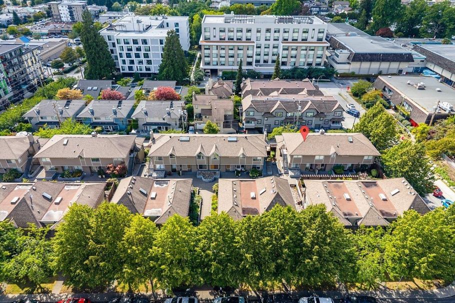 22 2133 St. Georges Avenue North Vancouver, BC - 30