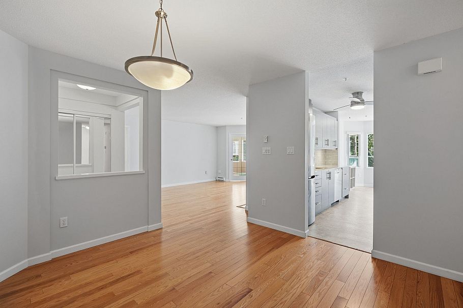 301 3680 Banff Court North Vancouver, BC - 11