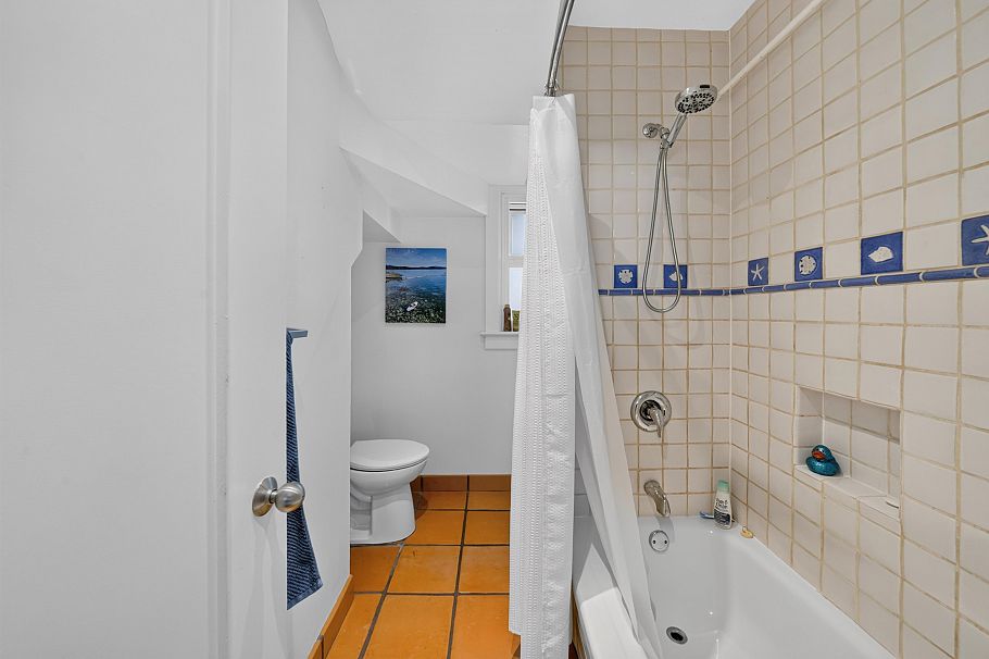 4327 W 12th Avenue Vancouver, BC - 6
