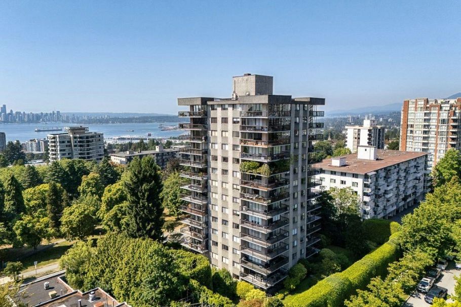 1104 114 W Keith Road North Vancouver, BC - 32