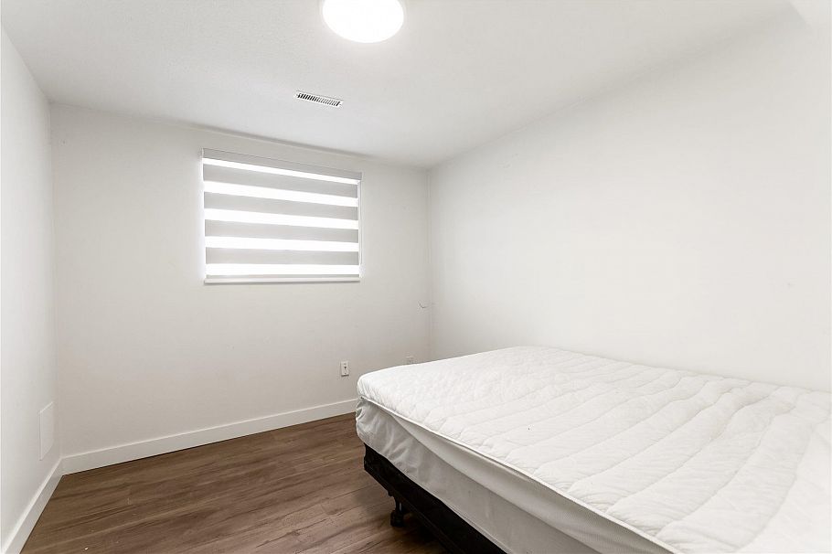 2986 E 3rd Avenue Vancouver, BC - 20