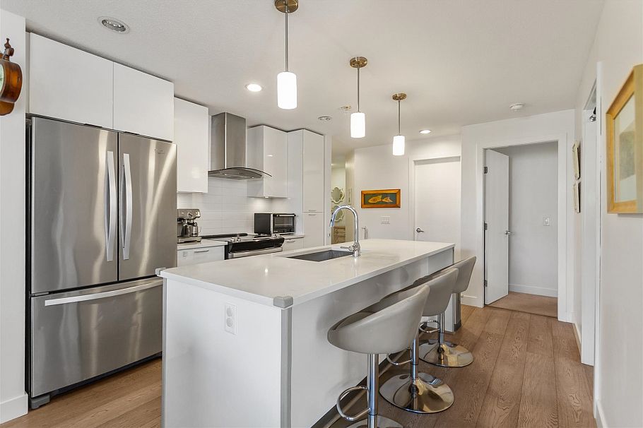 404 719 W 3rd Street North Vancouver, BC - 5