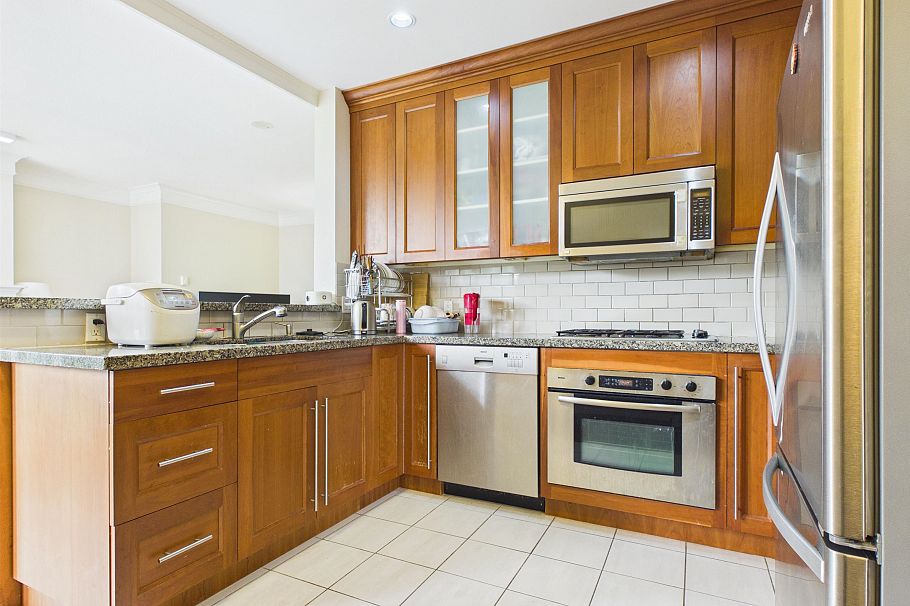 401 4759 Valley Drive Vancouver, BC - 5