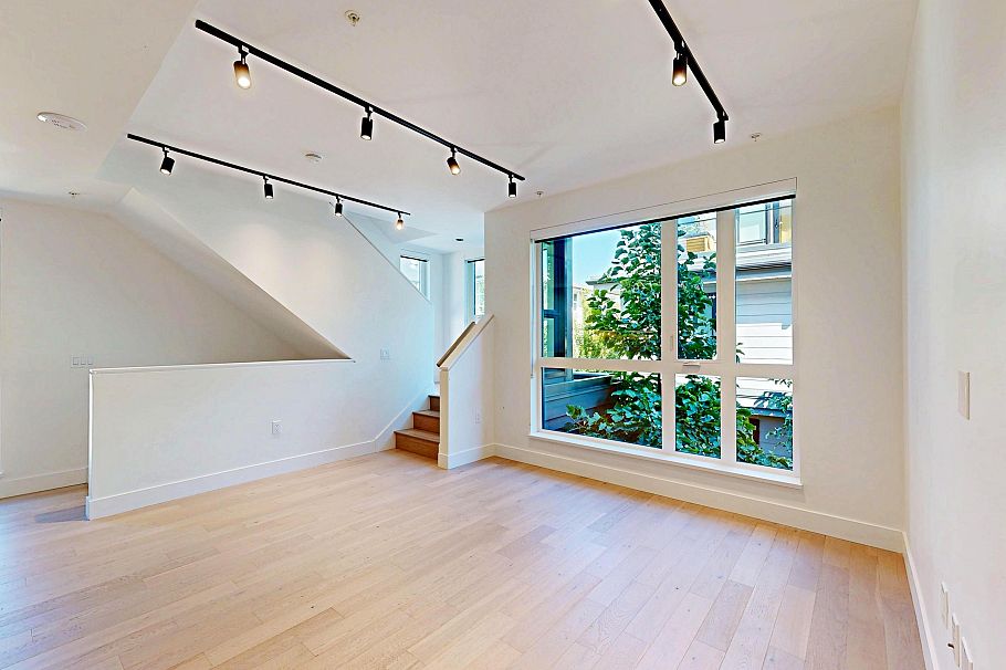 3930 Dumfries Street Vancouver, BC - 12