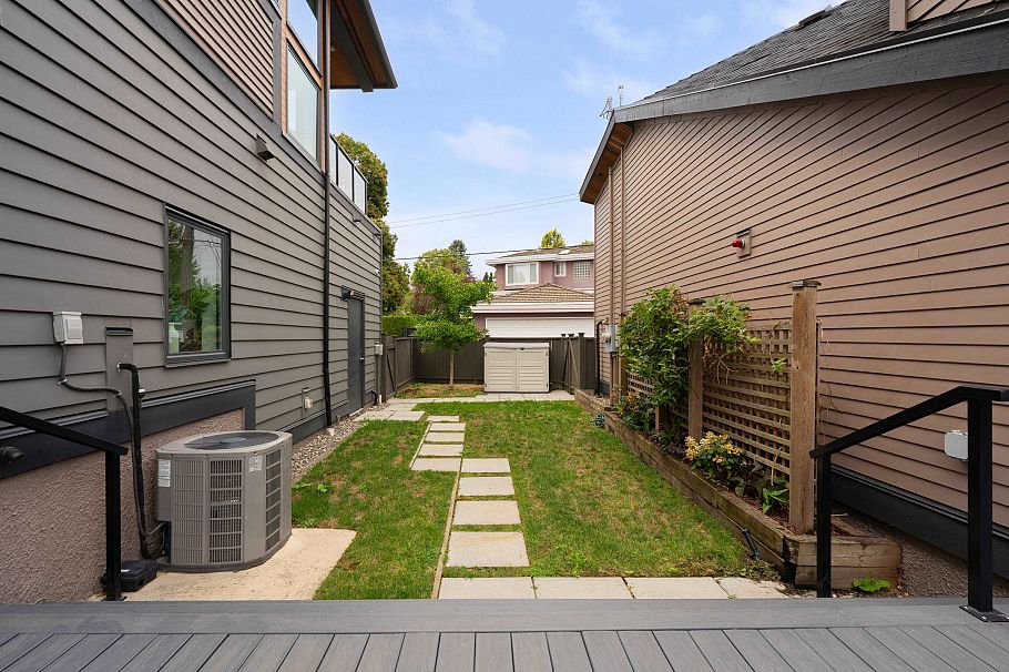 7380 Ashburn Street Vancouver, BC - 30