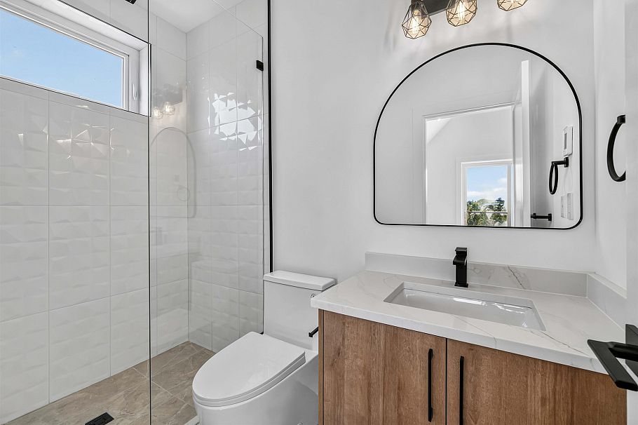 1 3271 E Georgia Street Vancouver, BC - 22