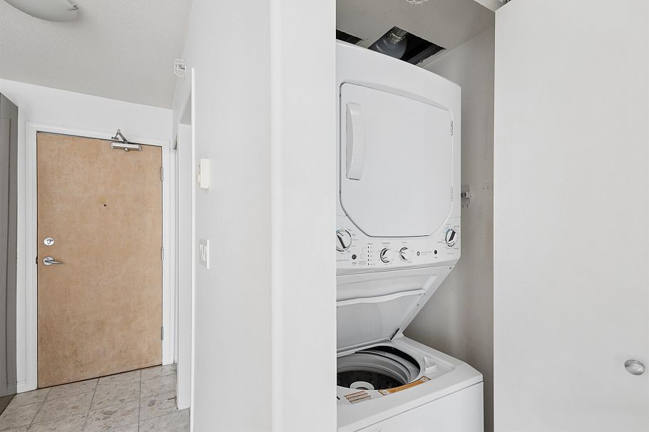 903 1328 W Pender Street Vancouver, BC - 25