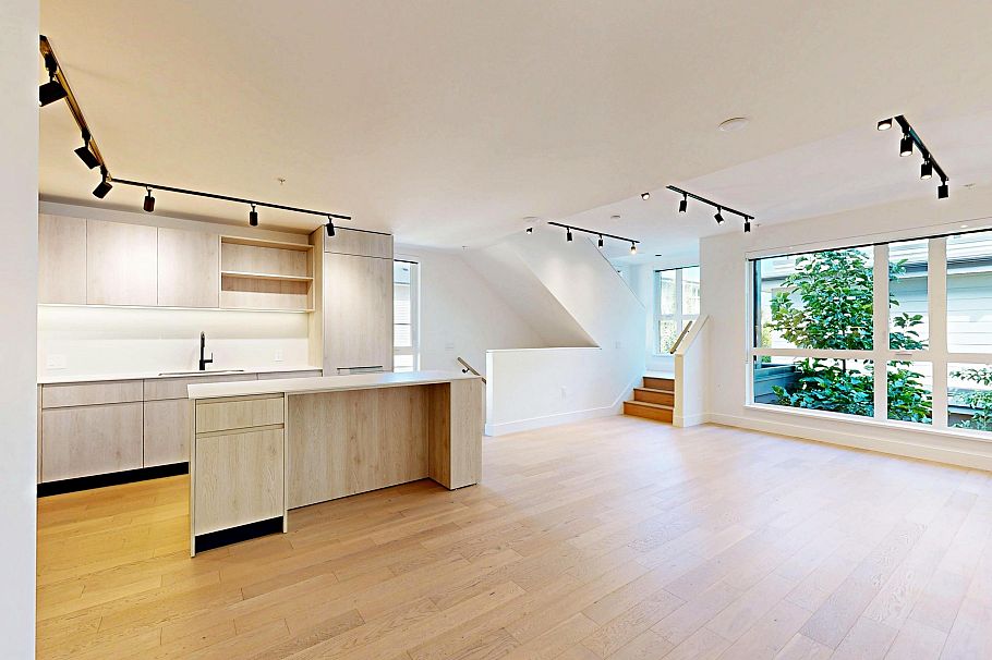 3930 Dumfries Street Vancouver, BC - 10