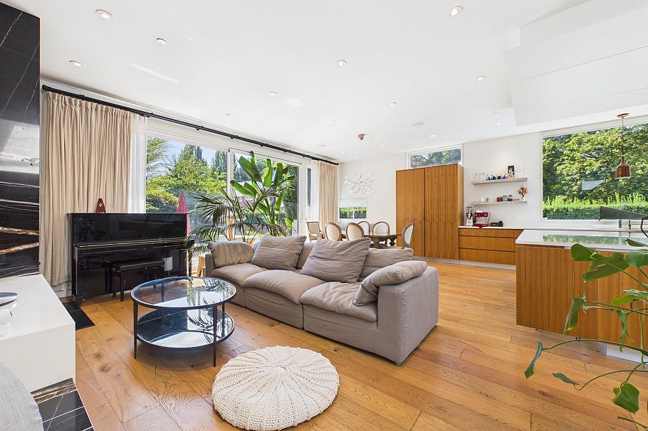 2996 W 11th Avenue Vancouver, BC - 15