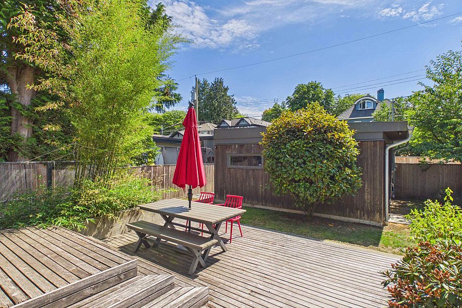2996 W 11th Avenue Vancouver, BC - 4