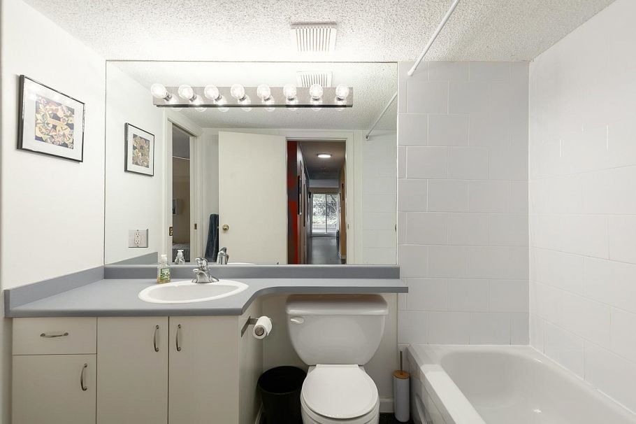 106 876 W 14th Avenue Vancouver, BC - 20