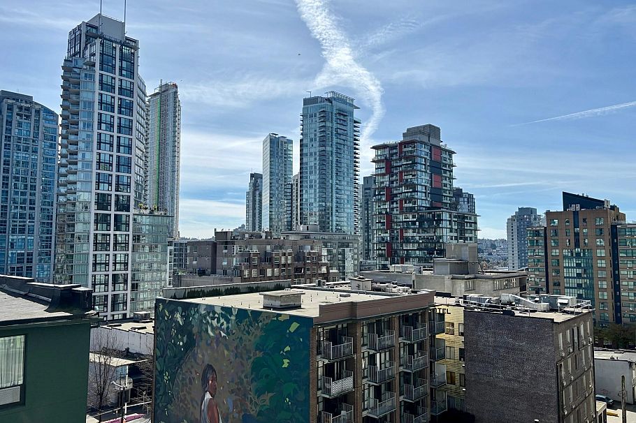 809 1212 Howe Street Vancouver, BC - 3