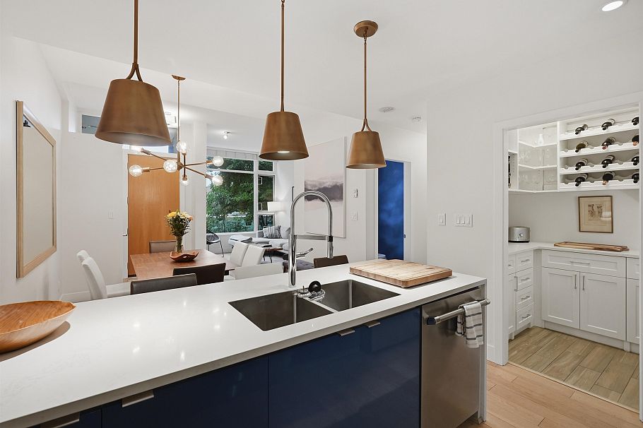 288 E 11th Avenue Vancouver, BC - 25