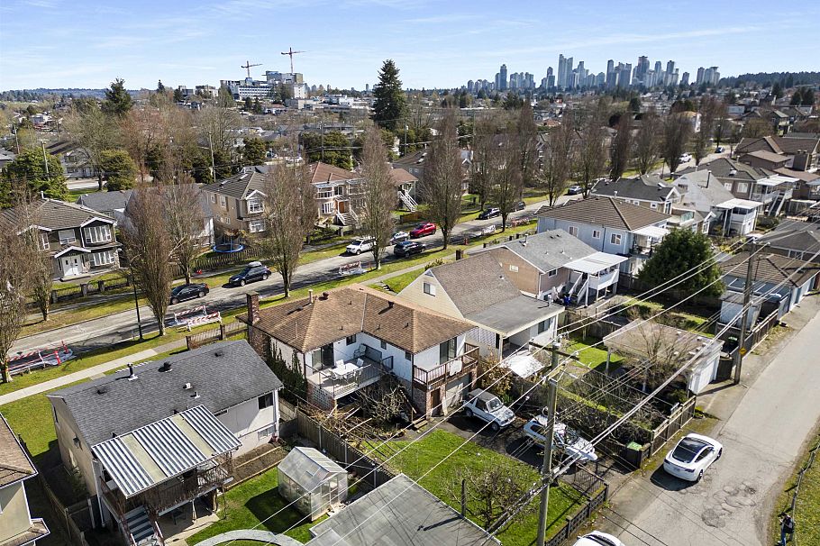 3481 Dieppe Drive Vancouver, BC - 34