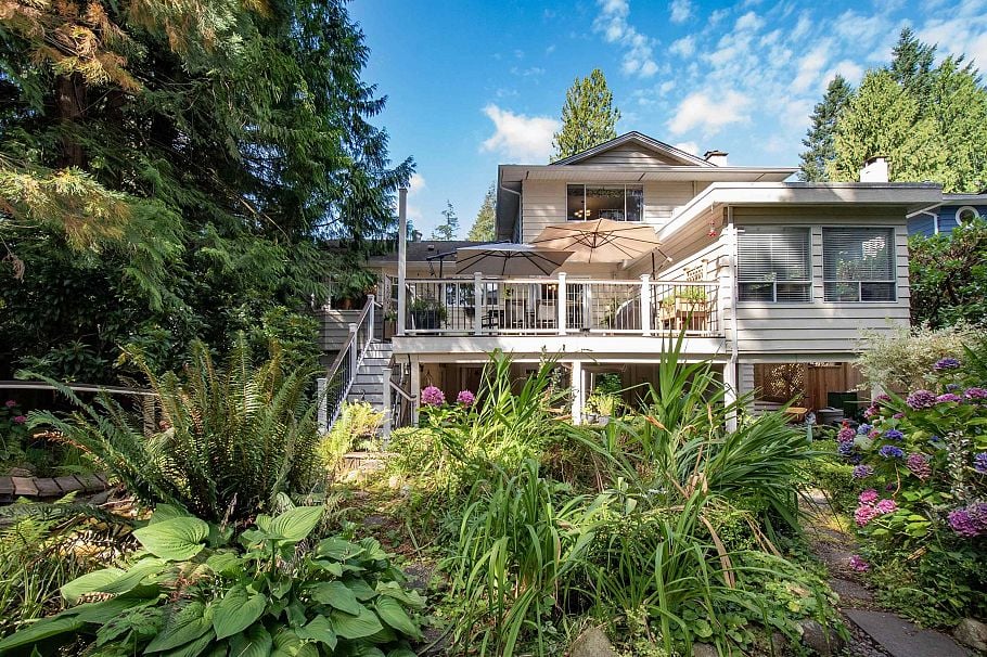 4594 Teviot Place North Vancouver, BC - 35