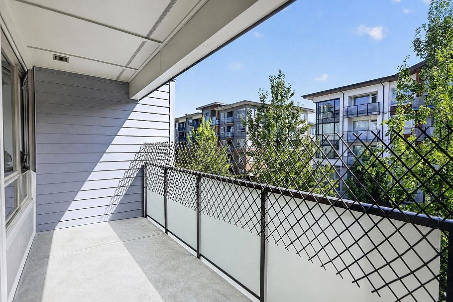 204 2651 Library Lane North Vancouver, BC - 27
